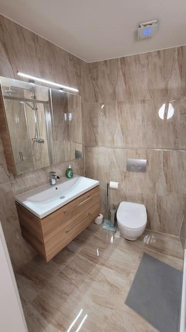 Luxusni Apartman Nedaleko Centra Praga Exterior foto