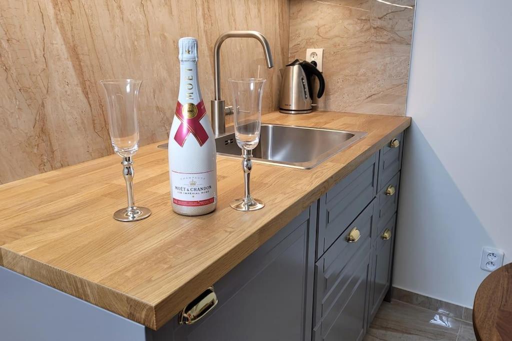 Luxusni Apartman Nedaleko Centra Praga Exterior foto
